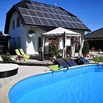Gaestezimmer Im Bewohnten Efh Mit Pool Und Garten * Ziltendorf