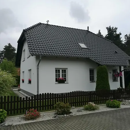 Проживание в семье Gaestezimmer Im Bewohnten Efh Mit Pool Und Garten Ziltendorf