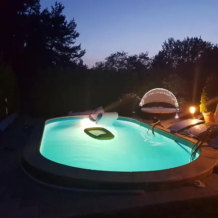 Gaestezimmer Im Bewohnten Efh Mit Pool Und Garten Проживание в семье