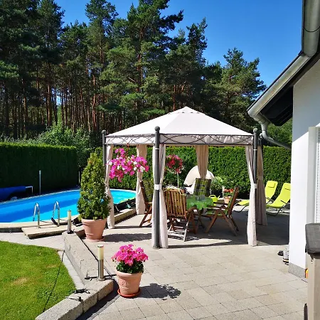Gaestezimmer Im Bewohnten Efh Mit Pool Und Garten
