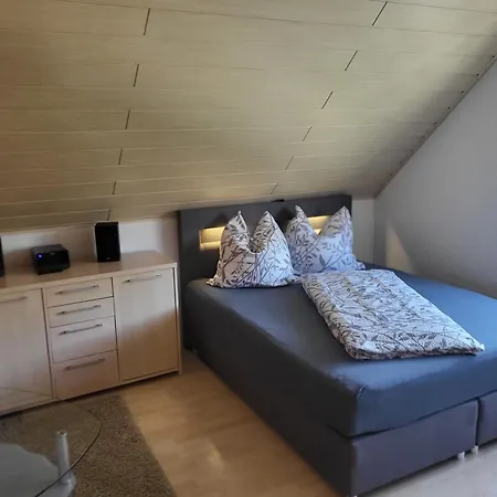 Gaestezimmer Im Bewohnten Efh Mit Pool Und Garten Проживание в семье Ziltendorf