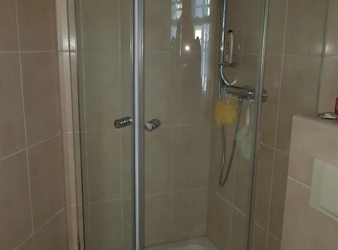 منزل للإقامة Gaestezimmer Im Bewohnten Efh Mit Pool Und Garten *