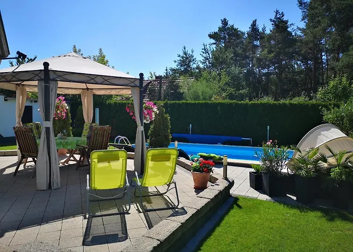 Gaestezimmer Im Bewohnten Efh Mit Pool Und Garten