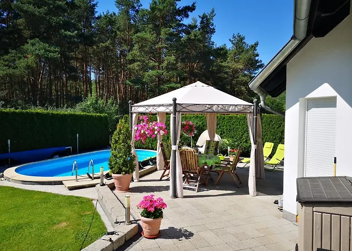 Gaestezimmer Im Bewohnten Efh Mit Pool Und Garten