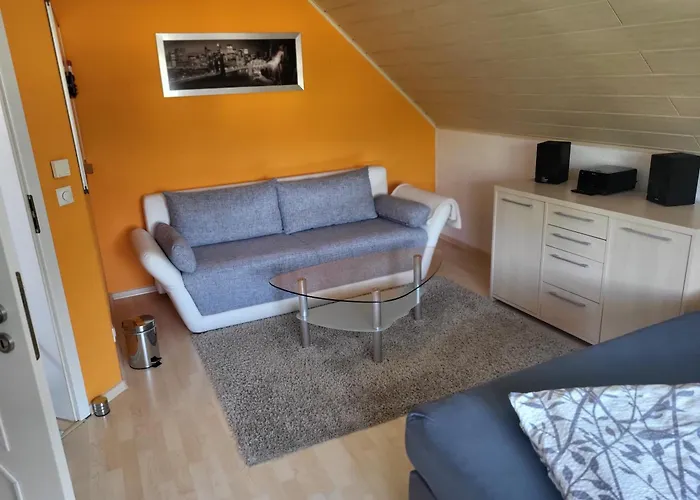 Gaestezimmer Im Bewohnten Efh Mit Pool Und Garten منزل للإقامة *